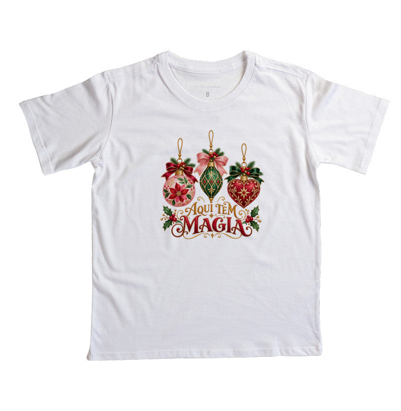 Camiseta infantil Aqui tem magia do natal