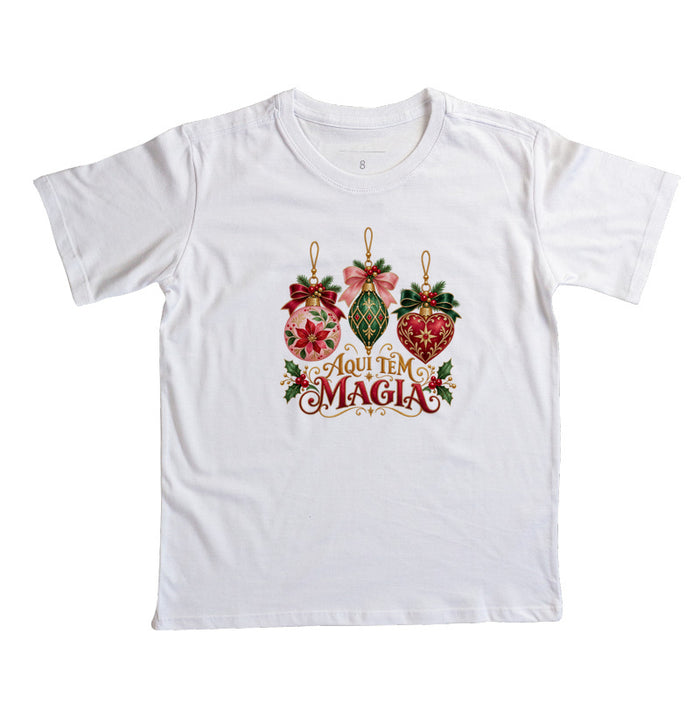 Camiseta infantil Aqui tem magia do natal