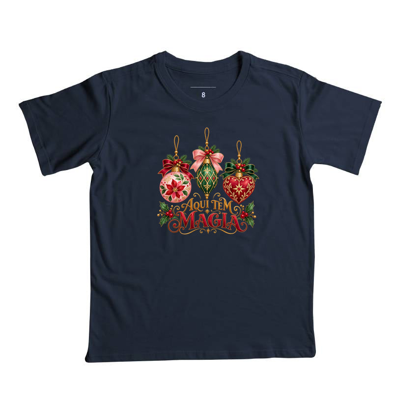 Camiseta infantil Aqui tem magia do natal
